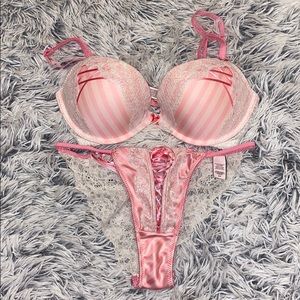 VS DREAM ANGELS FASHION SHOW BRA & PANTY SET